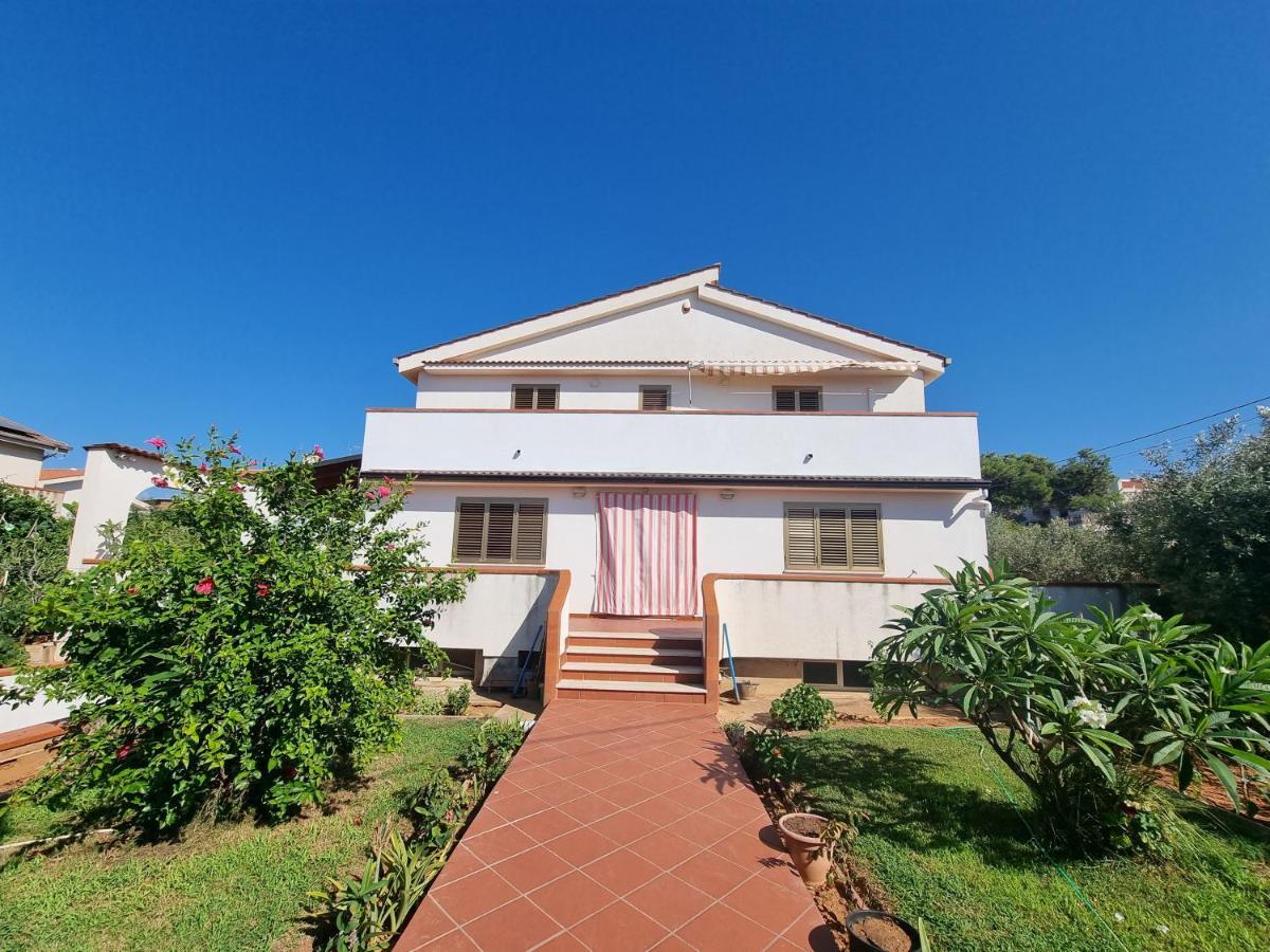 Villa Flora - With Sea View, 2 Minutes Walk To Beach Trappeto  Exterior photo